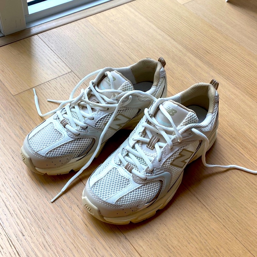 Brand new New Balance 530 beige